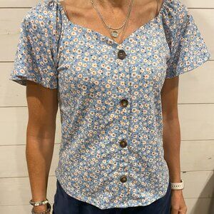 Monteau Floral Button Top
